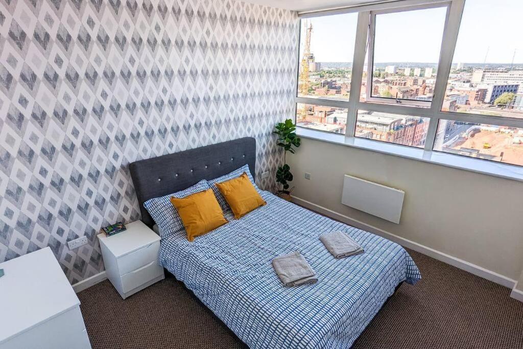 1 Bedroom City Centre Apartment 伯明翰 外观 照片