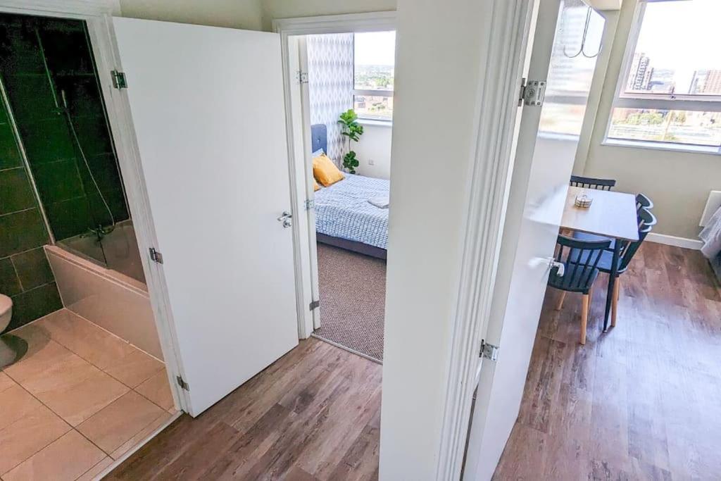 1 Bedroom City Centre Apartment 伯明翰 外观 照片