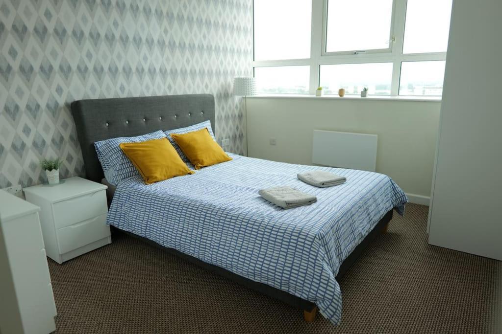 1 Bedroom City Centre Apartment 伯明翰 外观 照片
