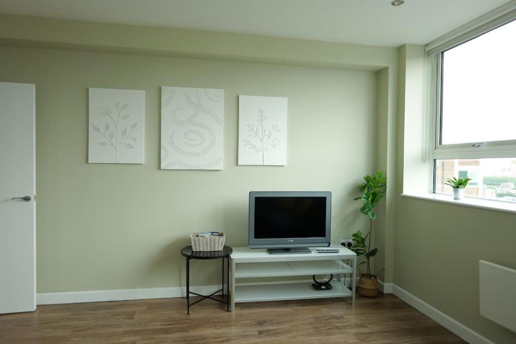 1 Bedroom City Centre Apartment 伯明翰 外观 照片